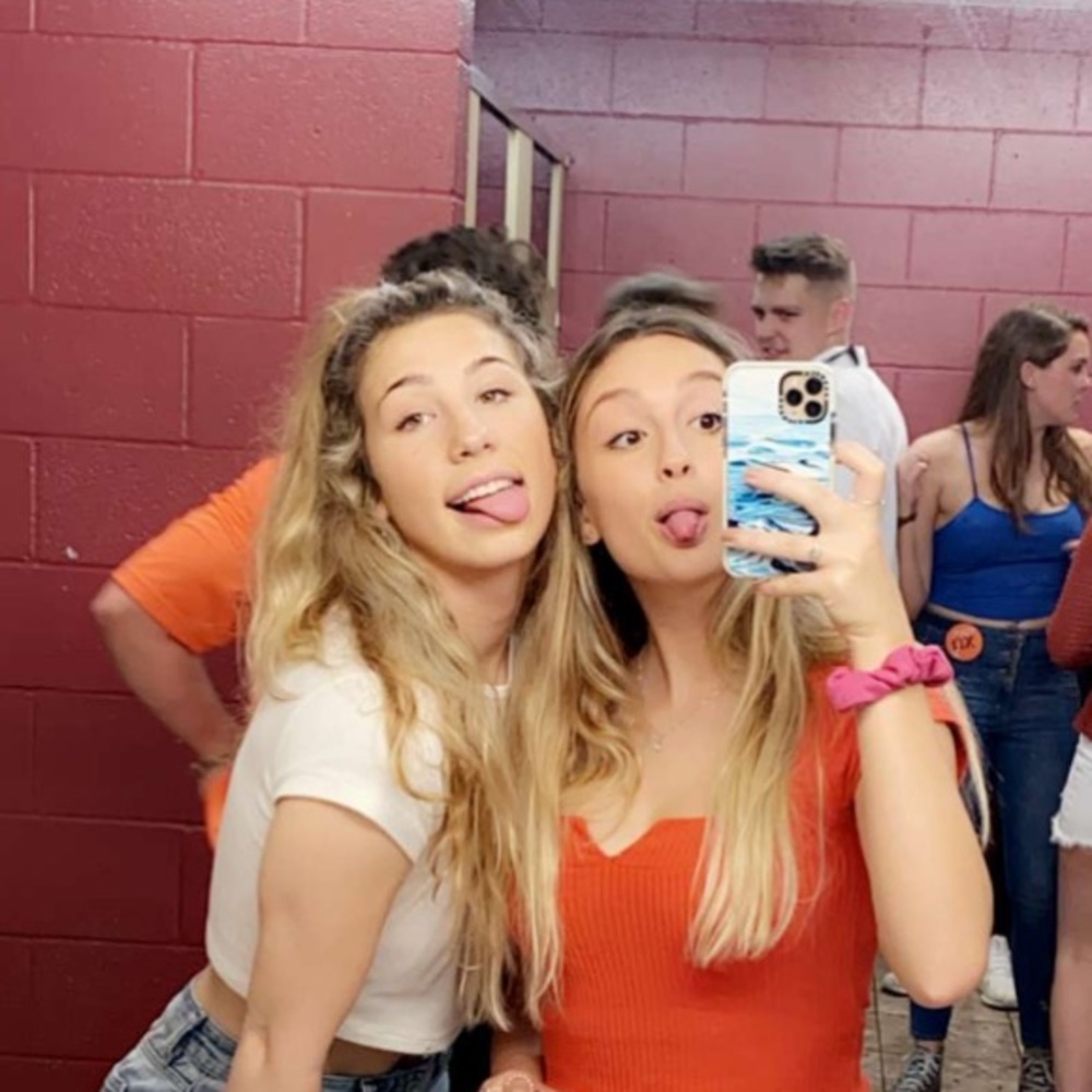 Meet your Posher, Caroline